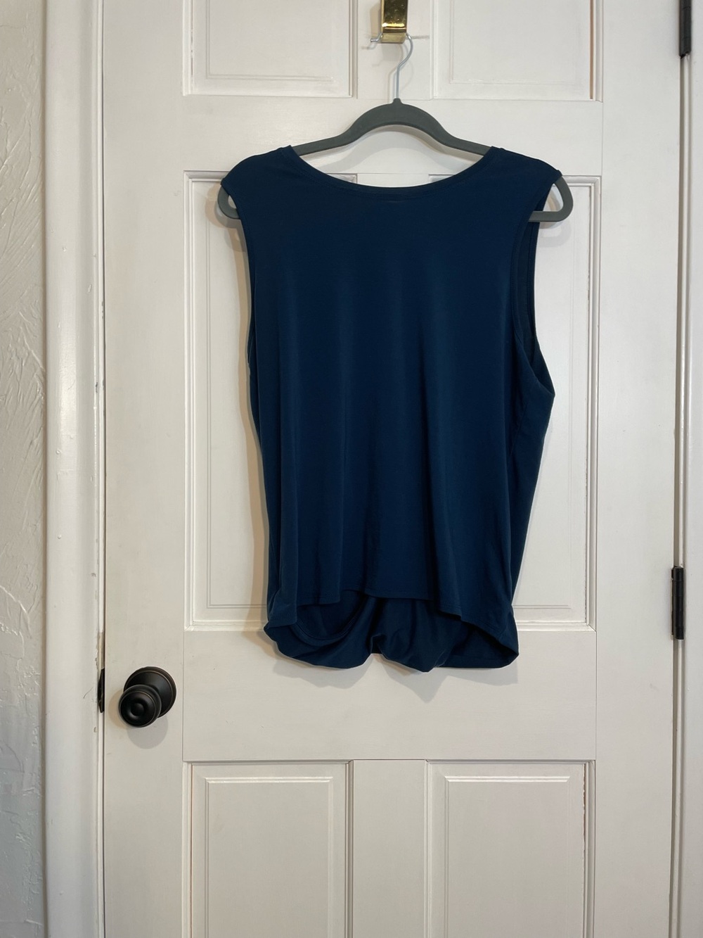 Athleta Navy Sleeveless Opened Back Tank sz L Yoga Athletic